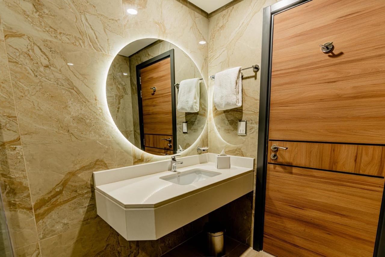 Resivation Hotel Dubai Exterior photo